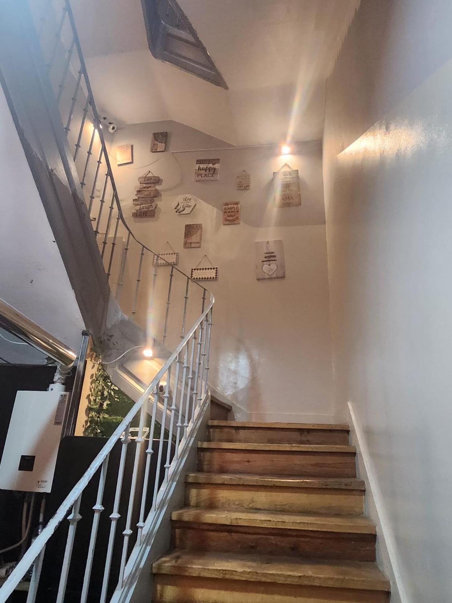 Daora Lisbon Low Cost Hostel Екстериор снимка